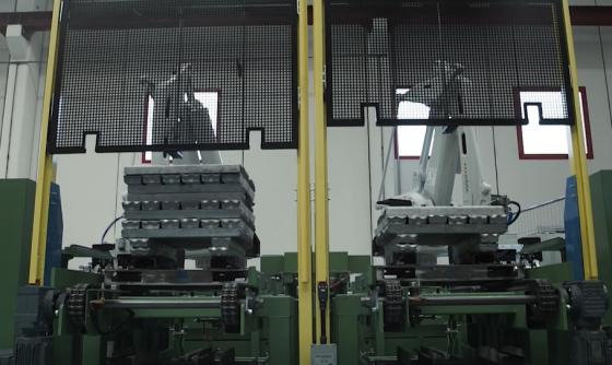Aluminum Ingots palletizing robot | PolyMOVE A